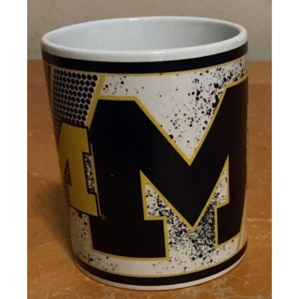 Boelter Brands‎ Michigan Wolverines Coffee Mug, Team Colors - Picture 2 of 9
